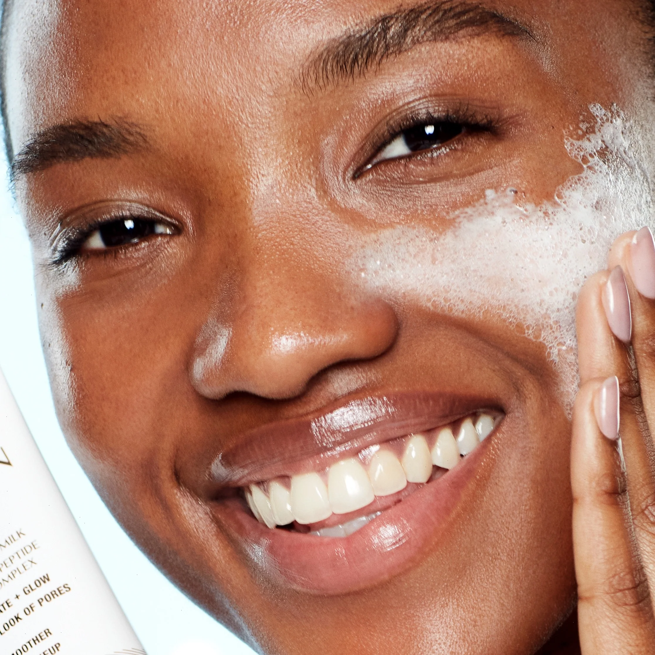 CHARLOTTE'S MAGIC HYDRATION REVIVAL CLEANSER - 30 ML - Image 2