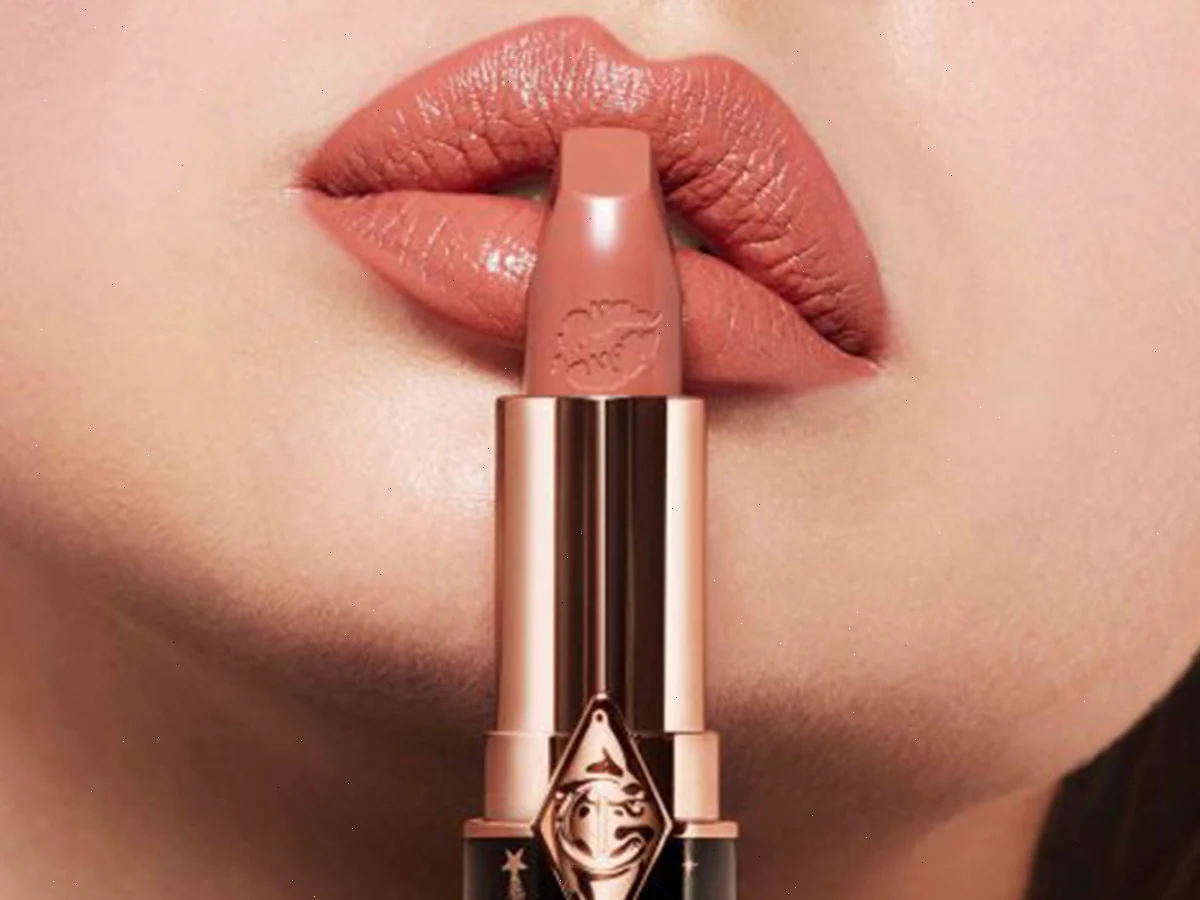 HOT LIPS 2 LIP KIT - MAKEUP KIT - Image 3