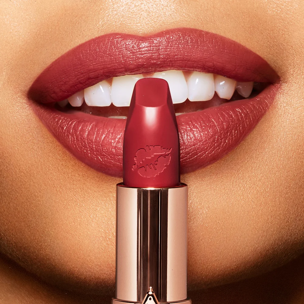 HOT LIPS 2 - VIVA LA VERGARA - Image 2