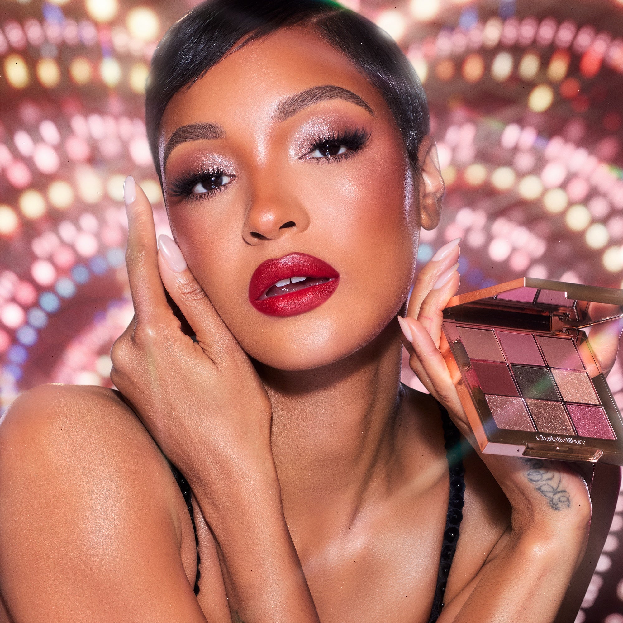 PILLOW TALK BEAUTYVERSE LOVE PALETTE - LIMITED EDITION EYESHADOW PALETTE - Image 2